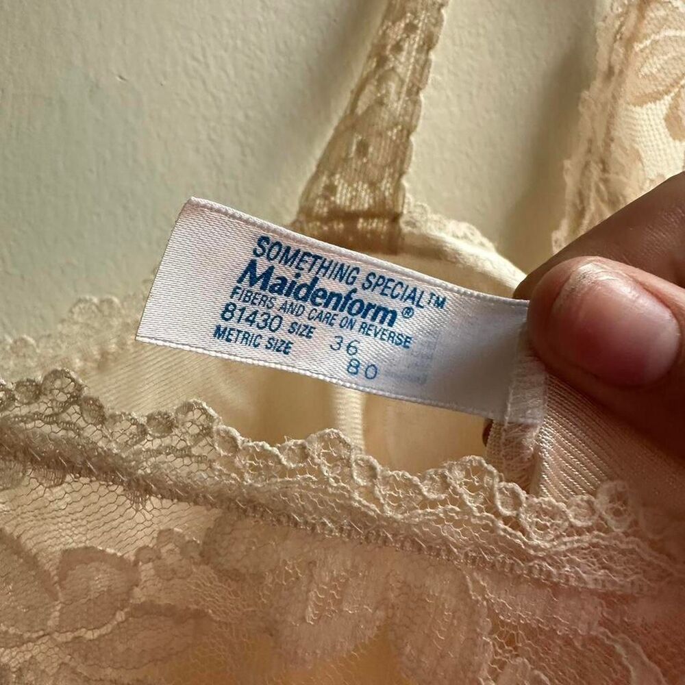 Unbranded Women's Cream and White Vest - Picture 4 of 4